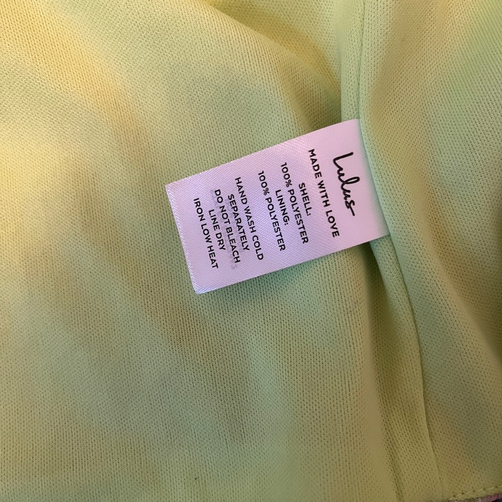 Lulus sweet spring green floral long sleeved crop wrap top XS NWT - Picture 2 of 6
